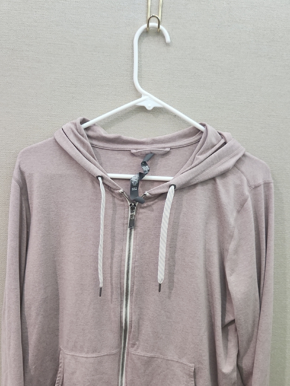 Vuori Halo Performance Hoodie 2.0 - Picture 3 of 15